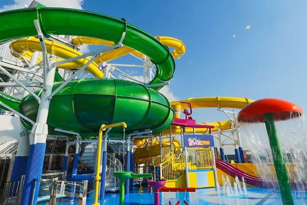 Green Lightning Waterslide cruise highlight