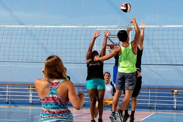 Volleyball cruise highlight