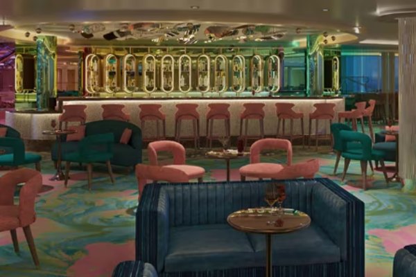 Center Stage Bar cruise highlight