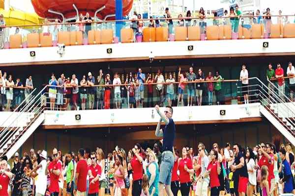 Sailaway Party cruise highlight