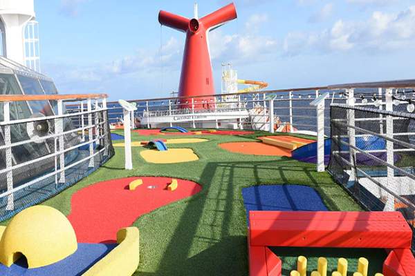 Mini Golf cruise highlight