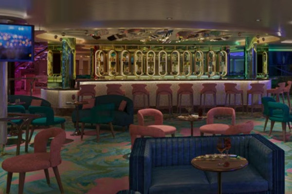 Center Stage Bar cruise highlight