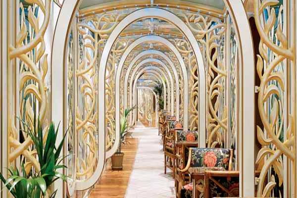 Gatsby's Garden Promenade cruise highlight