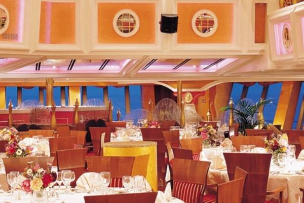 Lincoln Forward Dining Room cruise highlight