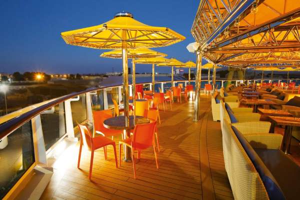 Teodara Bar cruise highlight