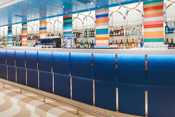 Leonardo Gran Bar cruise highlight