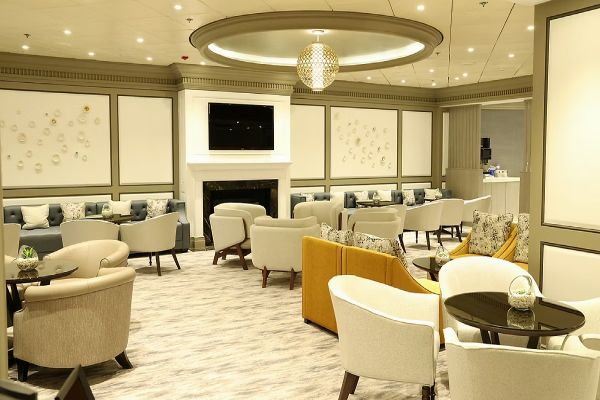 Retreat Lounge cruise highlight