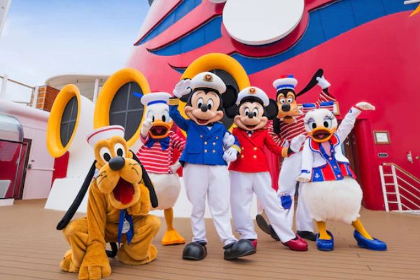 Character Greetings cruise highlight