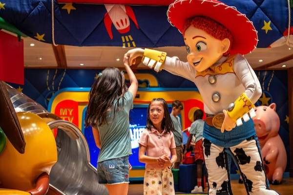 Disney's Oceaneer Club cruise highlight