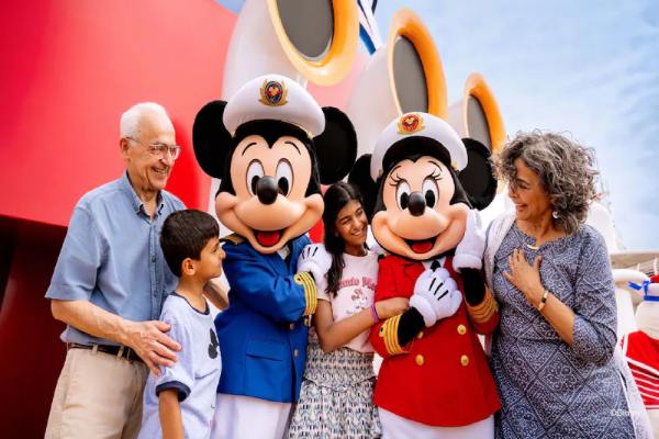 Character Interactions cruise highlight