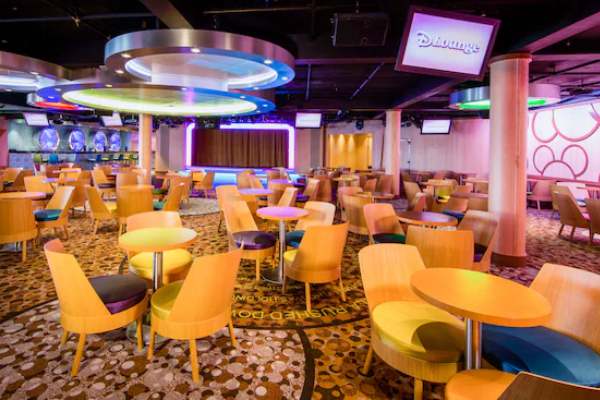 D Lounge cruise highlight