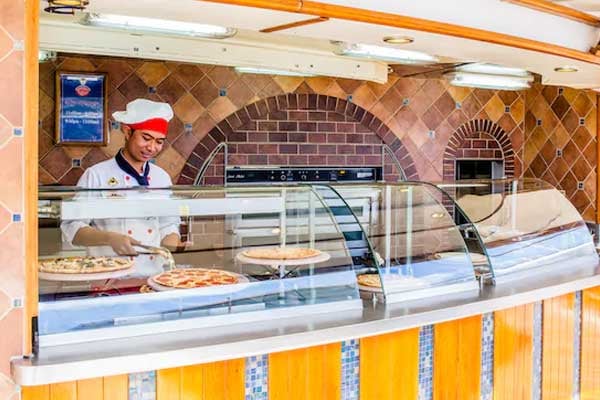 Pinocchio's Pizzeria cruise highlight
