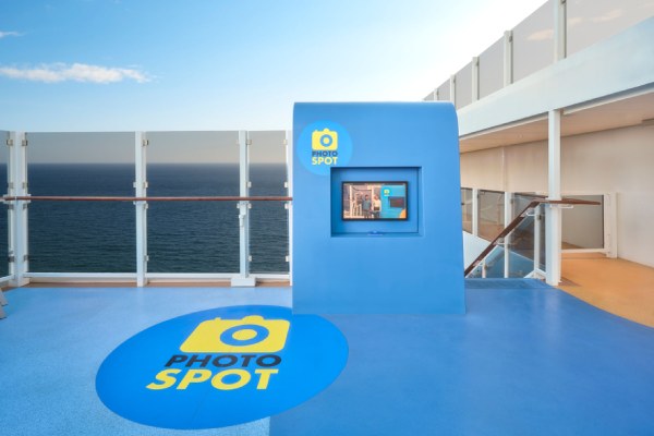 NCL Super Selfie cruise highlight