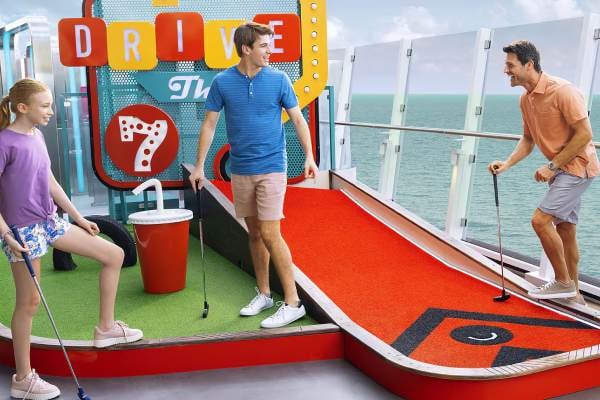 Mini Golf cruise highlight