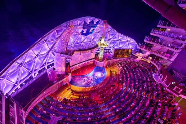 Aquatheater Shows cruise highlight