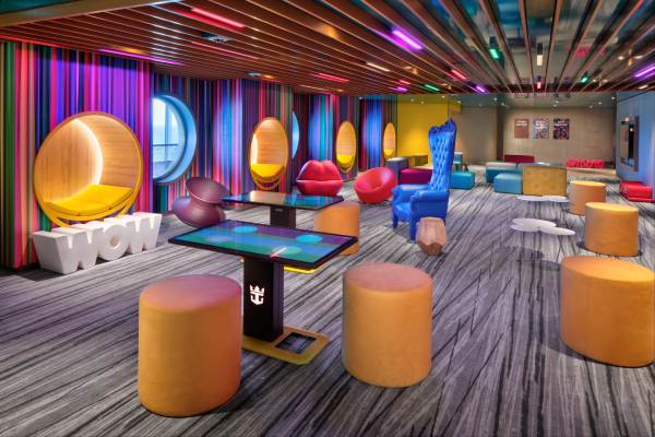 Social 100 cruise highlight