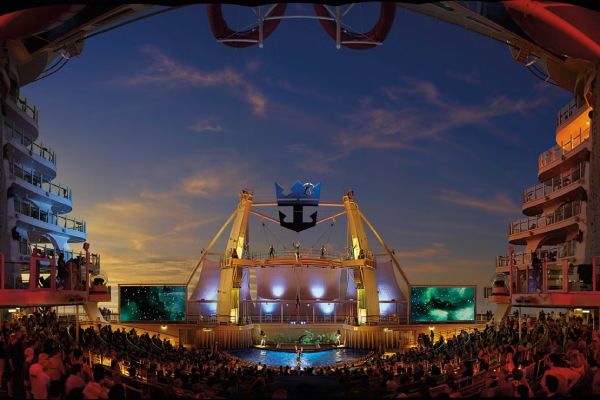 AquaTheater cruise highlight
