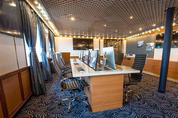 Photo Studio cruise highlight