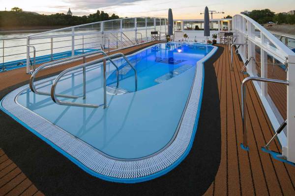 Pool cruise highlight
