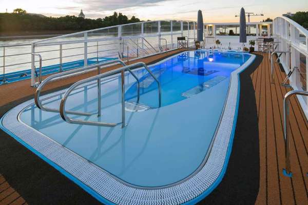 Pool cruise highlight