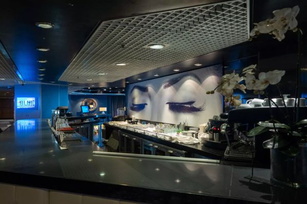 Blue Bar & Lounge cruise highlight