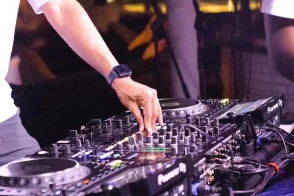 Horizons Lounge And Disco cruise highlight