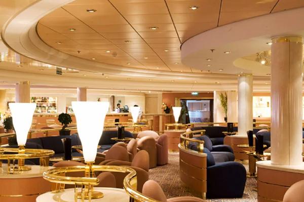 The Beverly Hills Bar cruise highlight