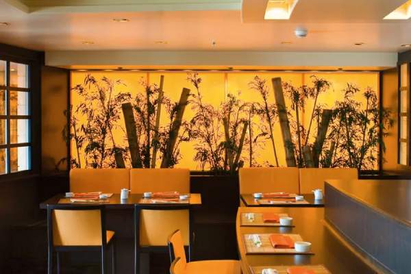 Kaito Sushi Bar cruise highlight