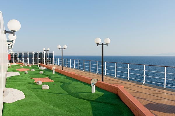 Mini Golf cruise highlight