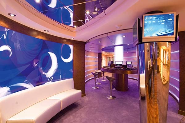 Internet Cafe cruise highlight