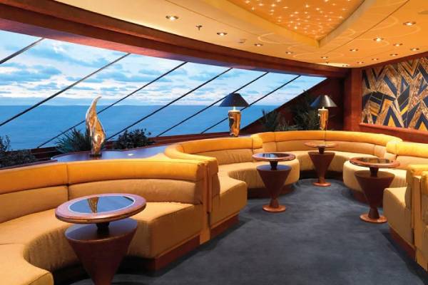 Top Sail Lounge cruise highlight
