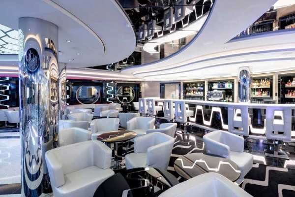 Meraviglia Bar & Lounge cruise highlight