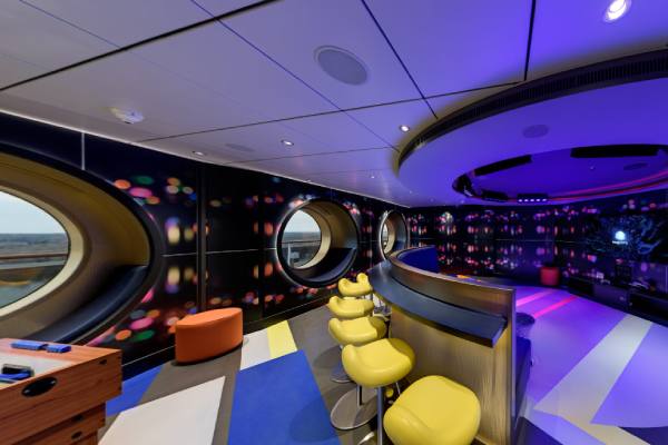 Teens clubs cruise highlight