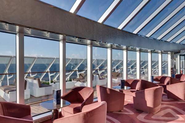 Top Sail Lounge cruise highlight