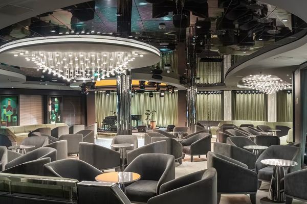 Dolce Vita Bar cruise highlight