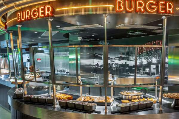 Luna Park Pizza & Burger cruise highlight