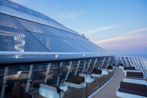 Top Sail Lounge Outdoor cruise highlight