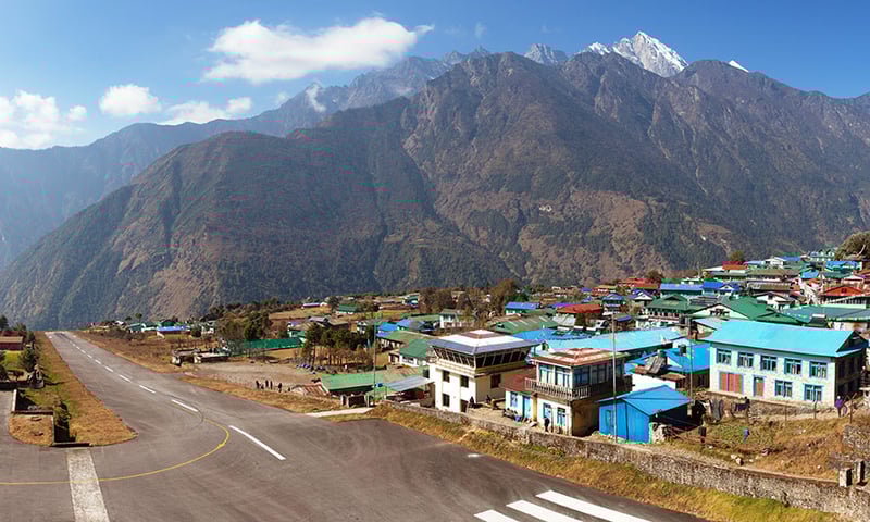 With an elevation of 2860m, Lukla offers stunning views.