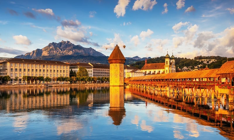 Beautiful historic city centre of Lucerne with famous Chapel Bridge and lake Lucerne, Switzerland.