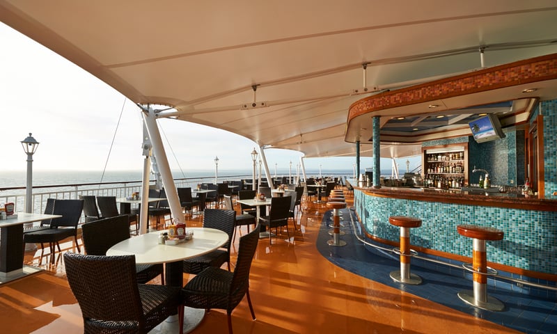 The Great Outdoors buffet bar on NCL's Norwegian Jade ship.