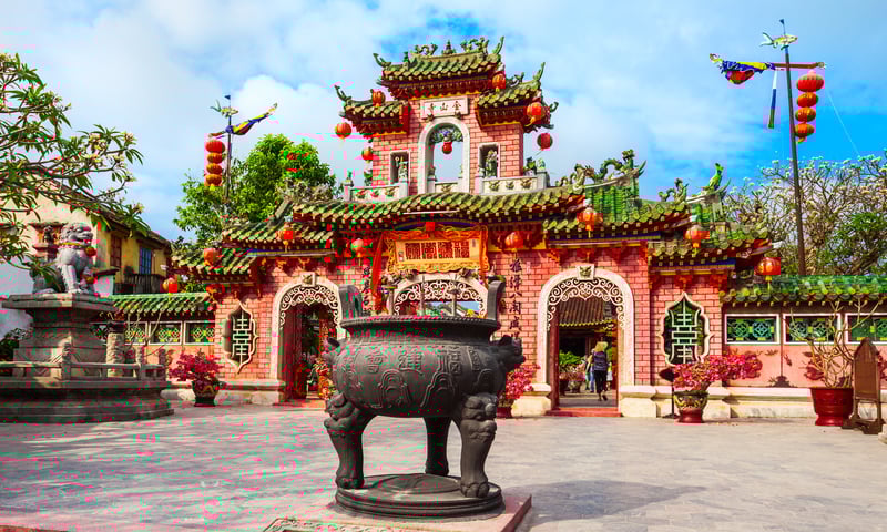 Admire the Phuc Kien Assembly Hall in Hoi An, Vietnam.