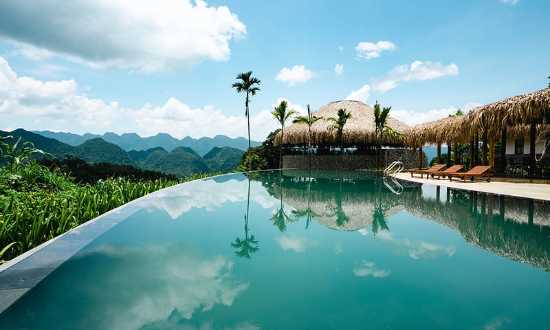 Bocbandi Retreat's infinity swimming pool, Pu Luong, Vietnam