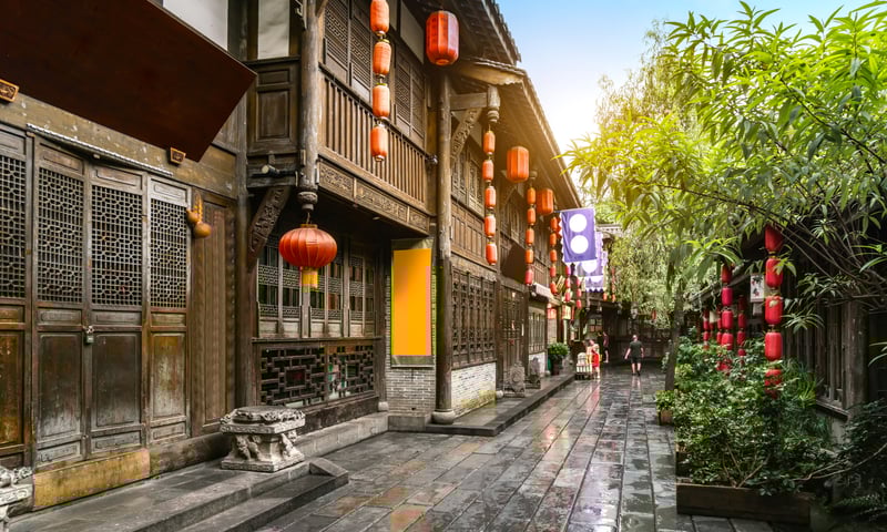 Discover the charming pedestrian thoroughfare of Kuanzhai Alley in Chengdu, China.