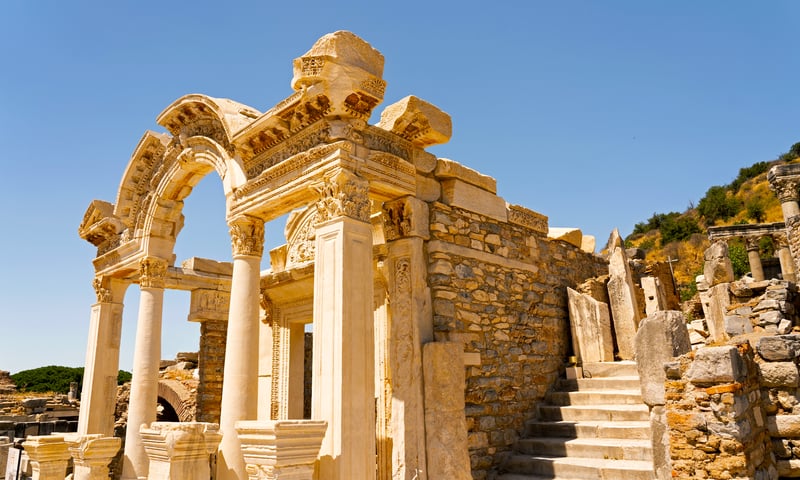 Discover one of the Seven Wonders of the Ancient World in Ephesus, Türkiye.
