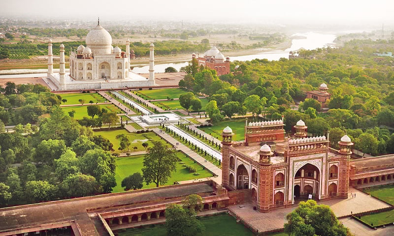 Mehtab Bagh Moonlight Gardens stretch to the north offering spectacular views of the Taj Mahal.