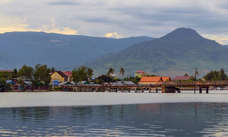Kampot is nestled at the foot of the Elephant Mountains on the Kampot River.