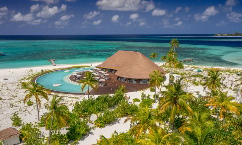 Fen Pool Bar at Cinnamon Velifushi Maldives.