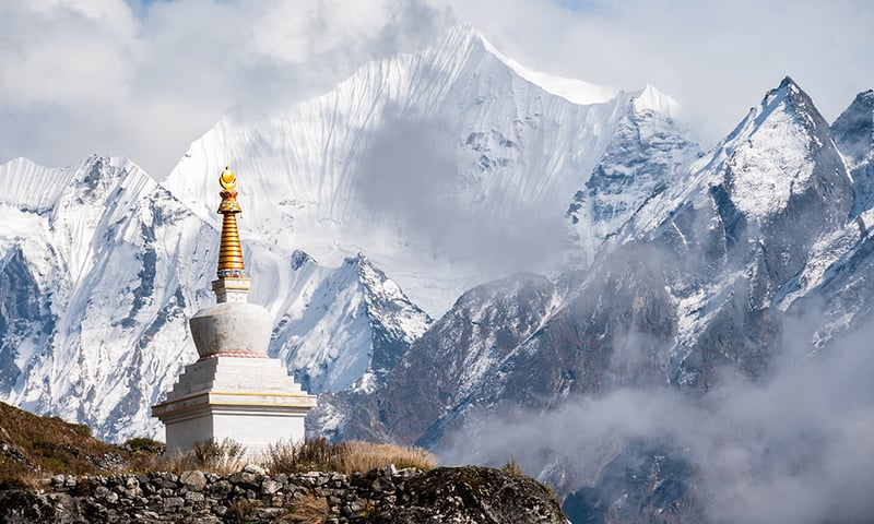 A solitary Tibetan Buddhist stupa near Kyanjin Gompa.