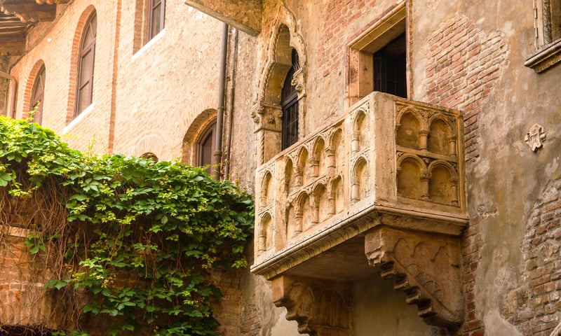 Photograph Juliet’s balcony on a walking tour in Verona, Italy.