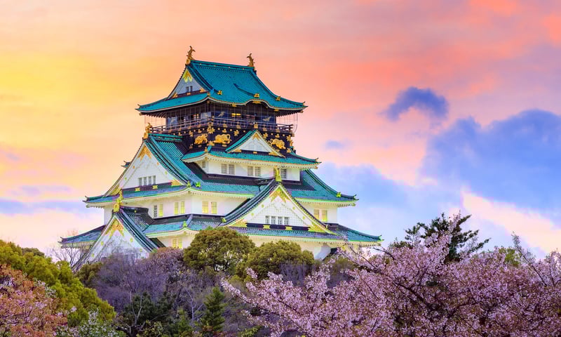 Make your own way to Osaka Castle with leisure time in Osaka, Japan.